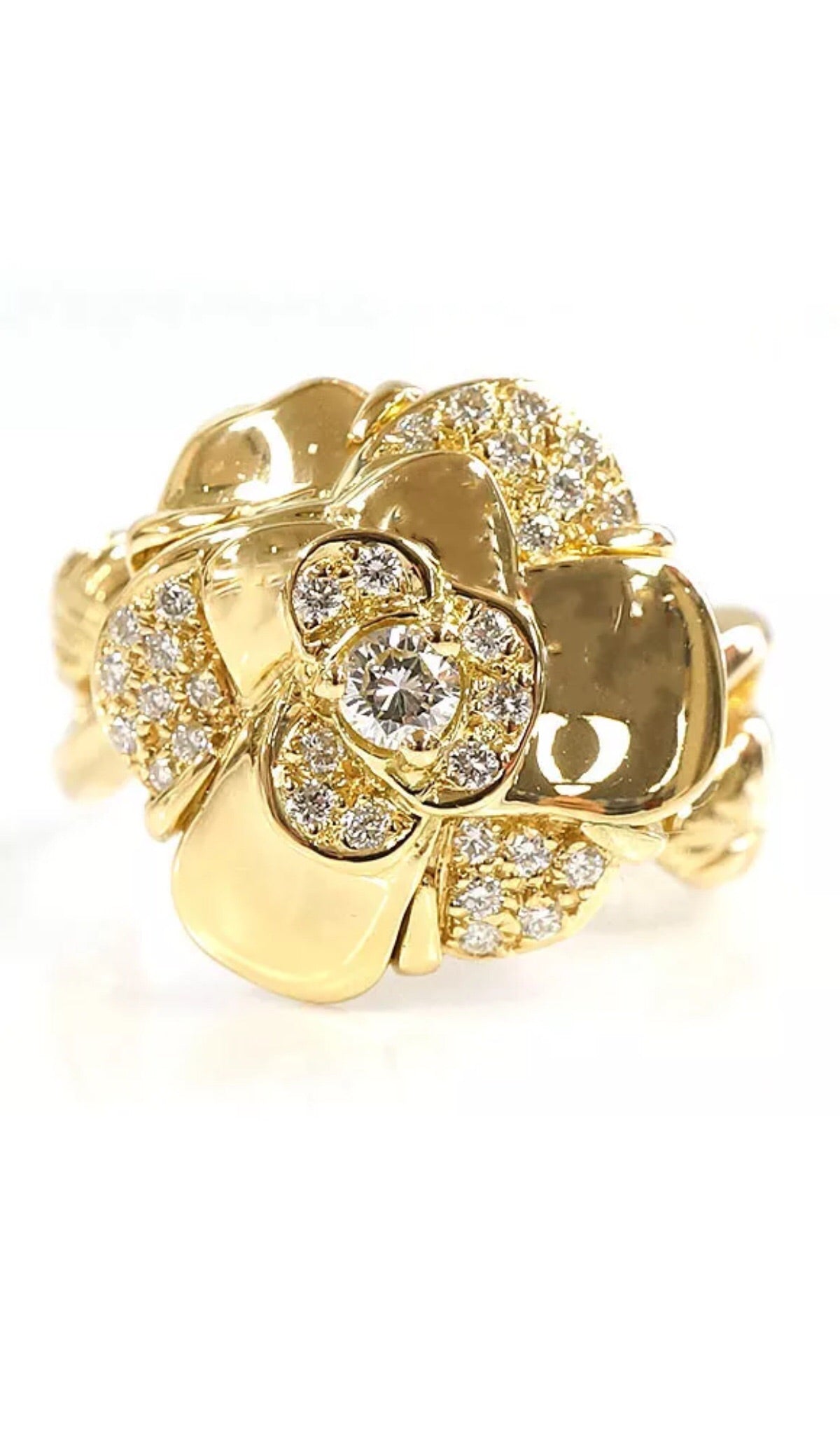 CHANEL Camellia 18KT Gold Precieux Diamond Ring