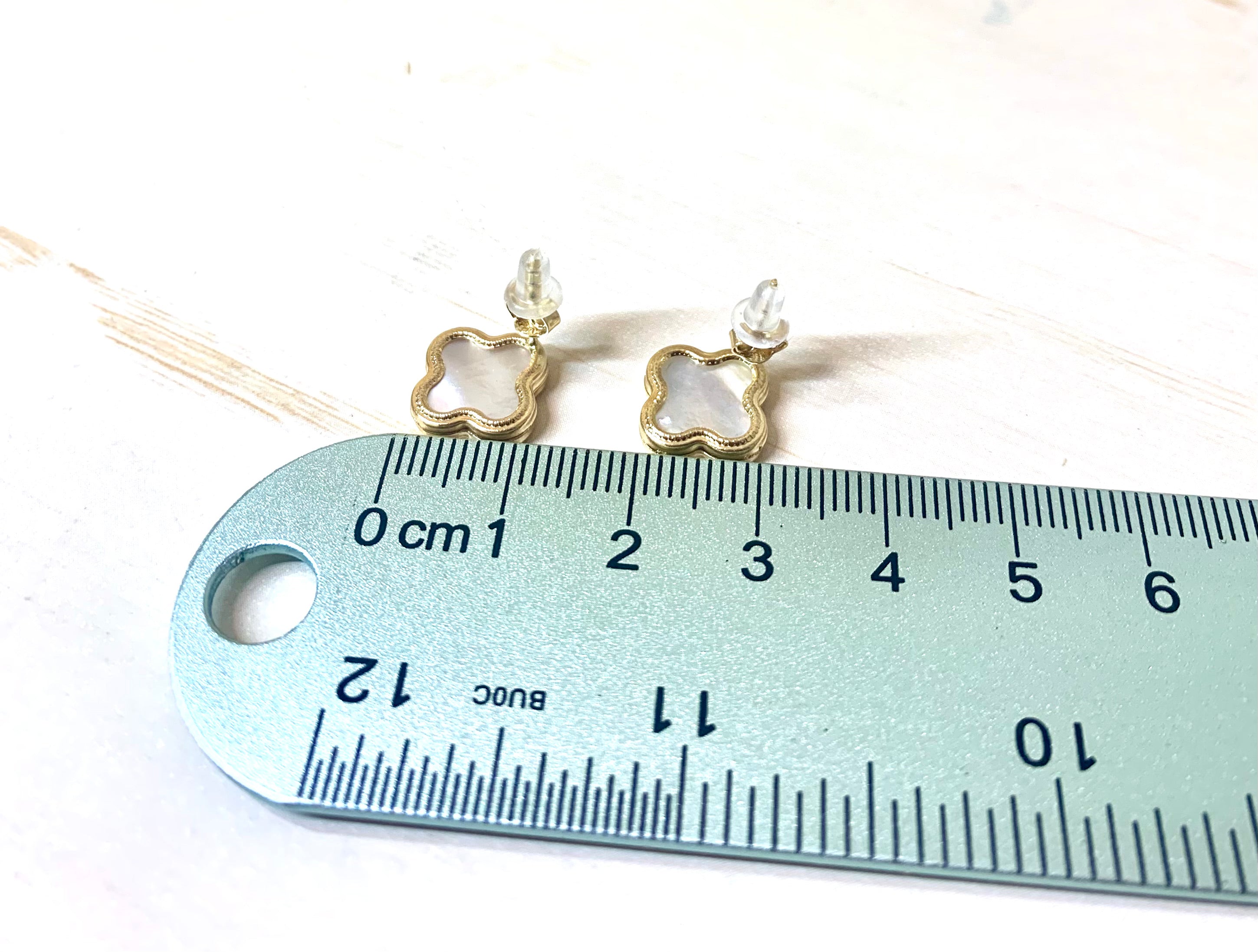 18KT Gold Mother of Pearl Clover Earrings