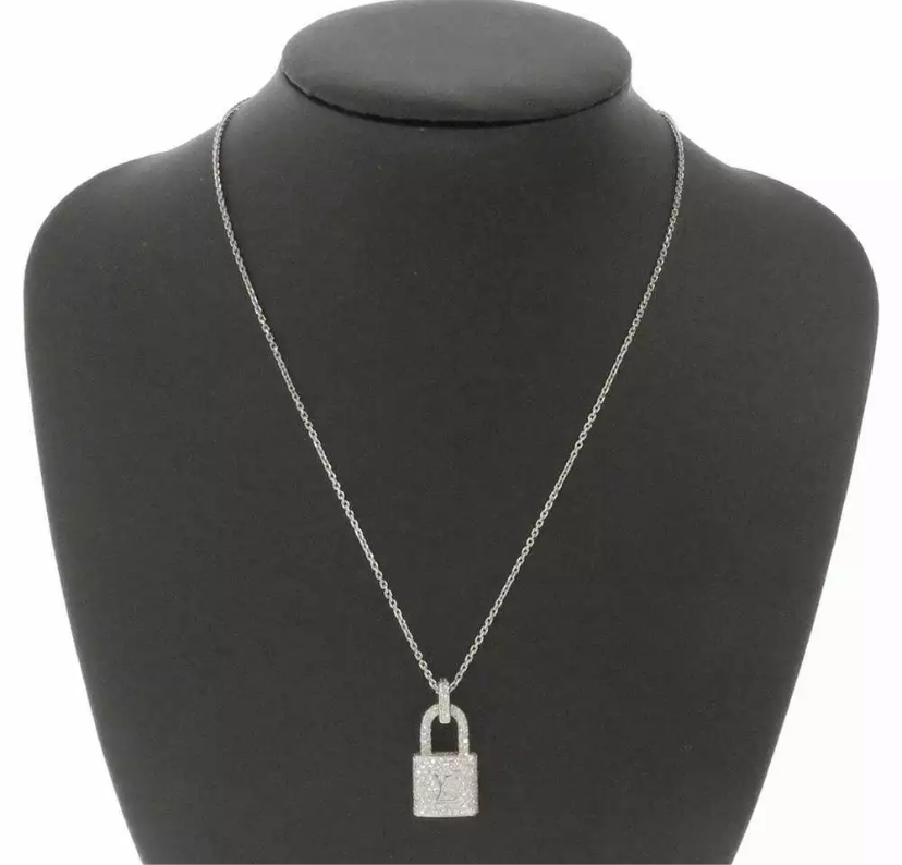 Louis Vuitton Diamond Paved Lockit Pendentiff Necklace