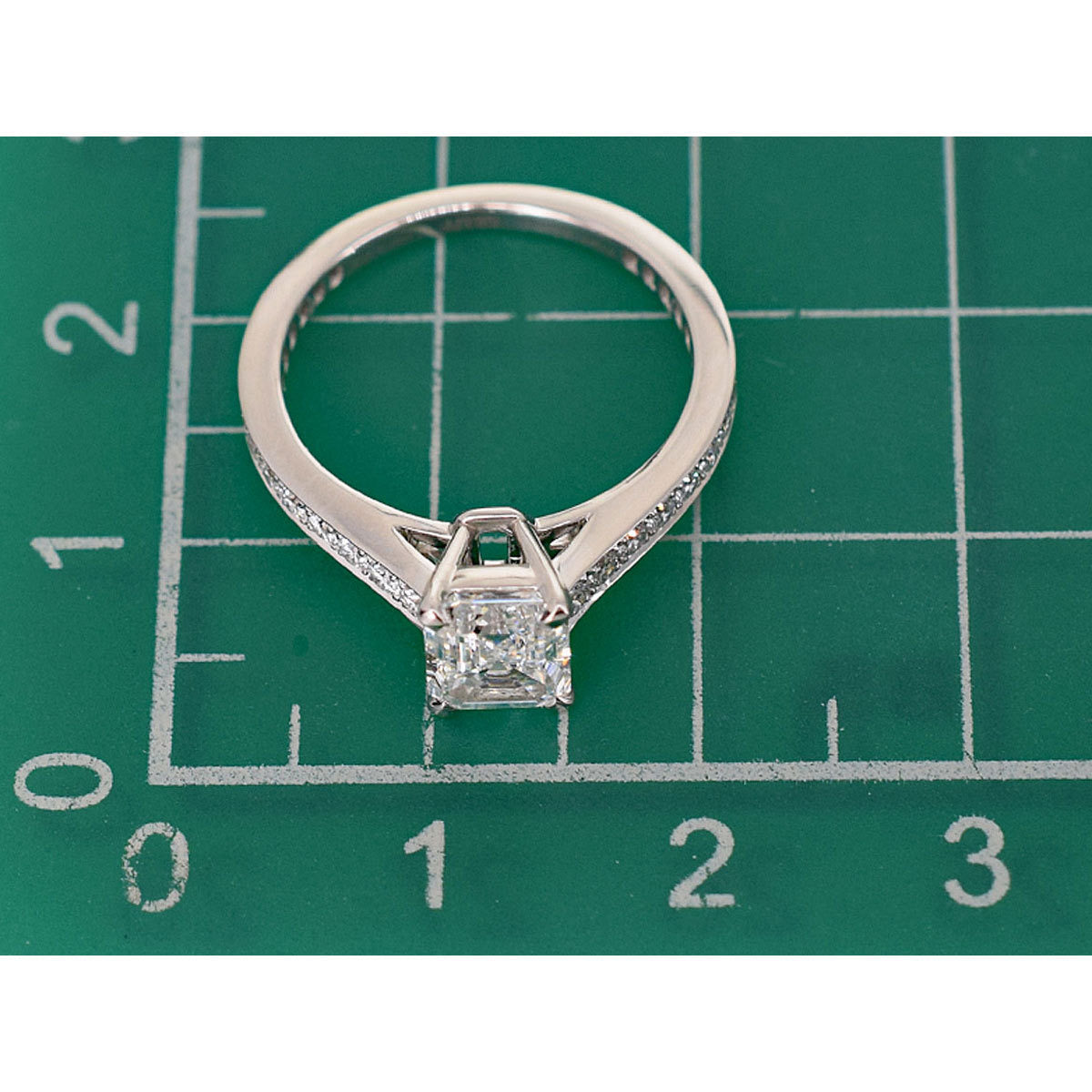 Graff 1.00ct Emerald Princess Diamond PT950 Wedding/ Engagement Ring