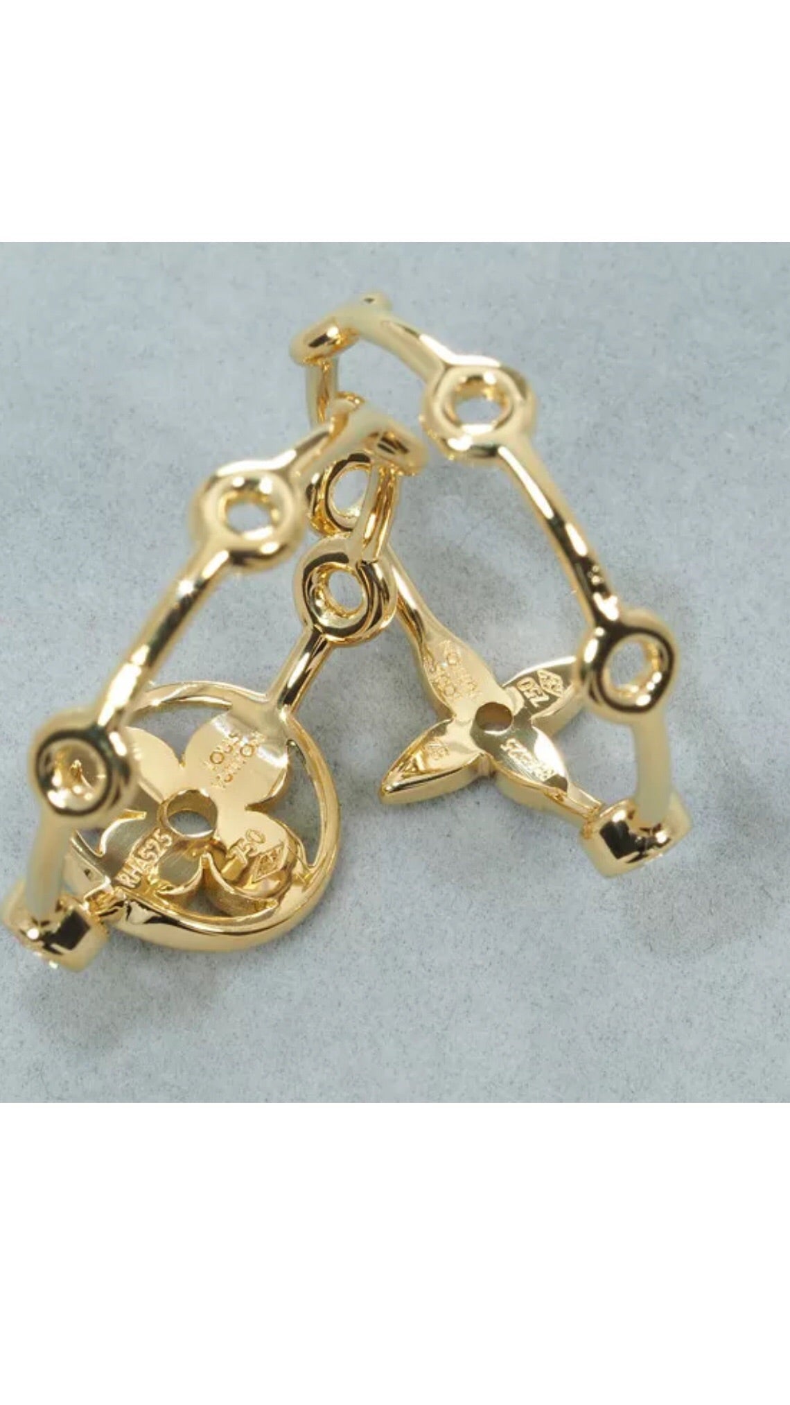 Louis Vuitton Diamond 18KT Gold Monogram Flower Berg Ring