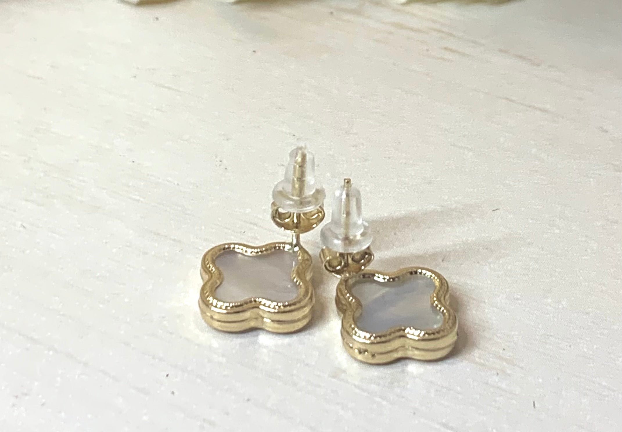 18KT Gold Mother of Pearl Clover Earrings