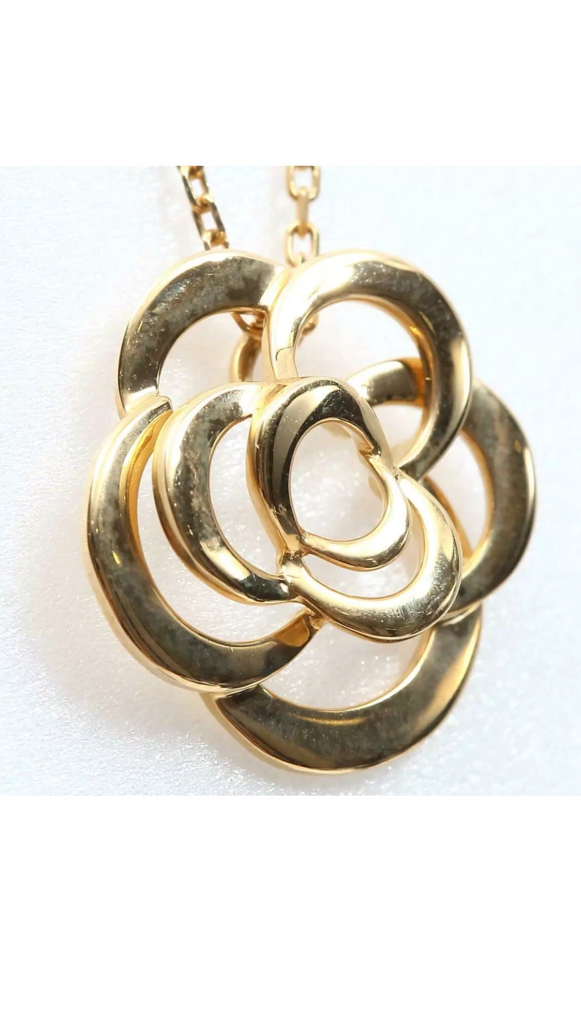 CHANEL CoCo Camellia 18KT Gold Necklace
