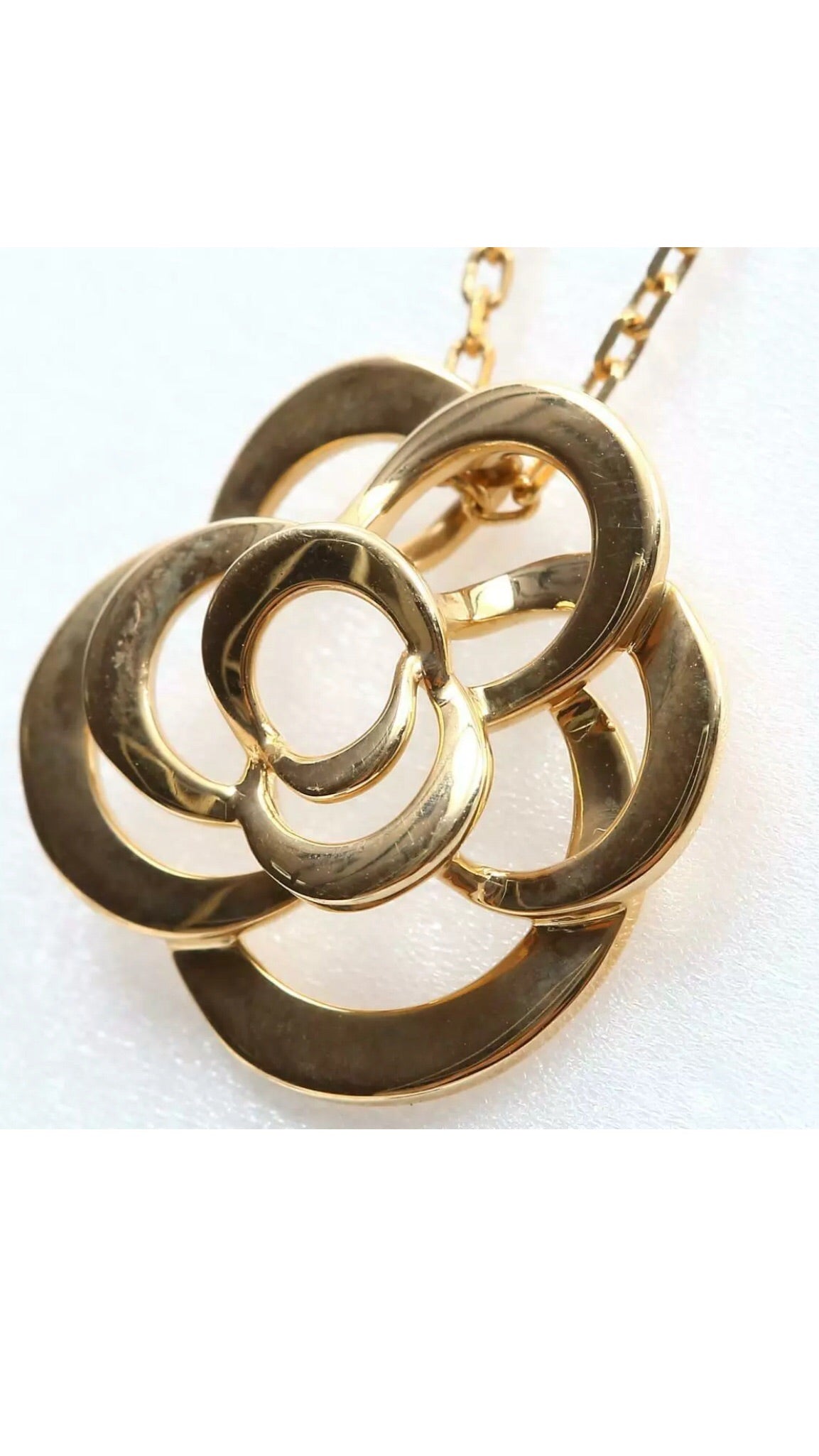 CHANEL CoCo Camellia 18KT Gold Necklace