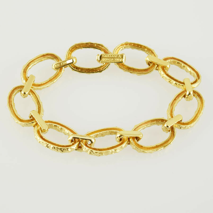 Van Cleef & Arpels 18KT Yellow Gold Large Textured Oval Link Bracelet